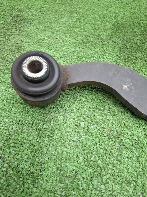 Рычаг подвески верхний Toyota AVENSIS 2012 ZRT272