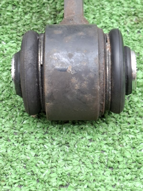 Рычаг подвески верхний Toyota AVENSIS 2012 ZRT272