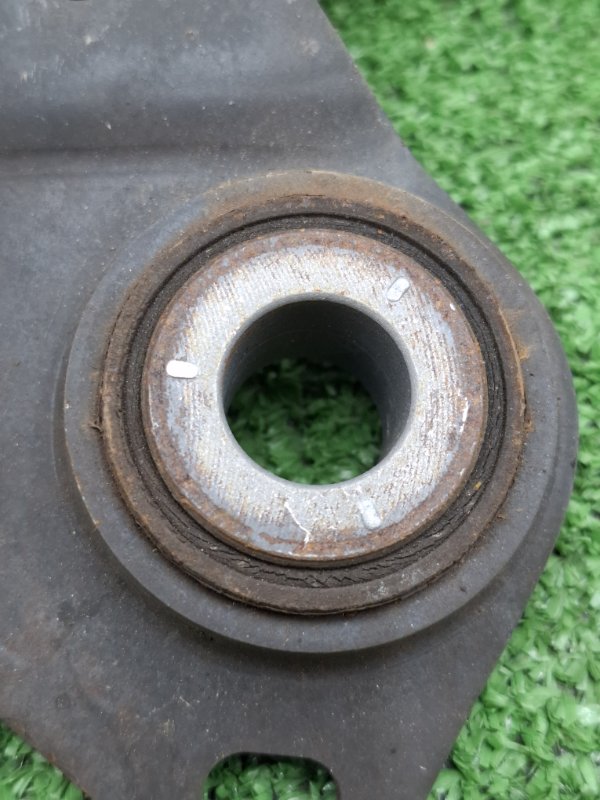 Рычаг продольный Toyota AVENSIS 2012 ZRT272