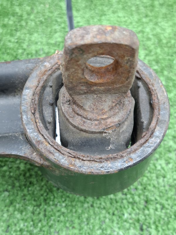 Рычаг продольный Toyota AVENSIS 2012 ZRT272