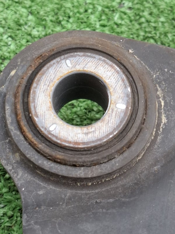 Рычаг продольный Toyota AVENSIS 2012 ZRT272