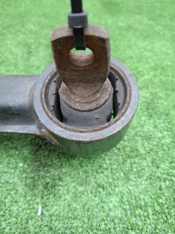 Рычаг продольный Toyota AVENSIS 2012 ZRT272