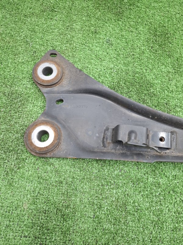 Рычаг продольный Toyota AVENSIS 2012 ZRT272