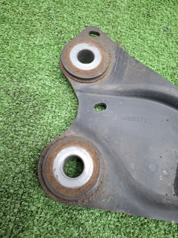 Рычаг продольный Toyota AVENSIS 2012 ZRT272