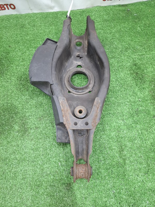 Рычаг подвески нижний Toyota AVENSIS 2012 ZRT272