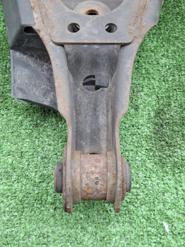 Рычаг подвески нижний Toyota AVENSIS 2012 ZRT272