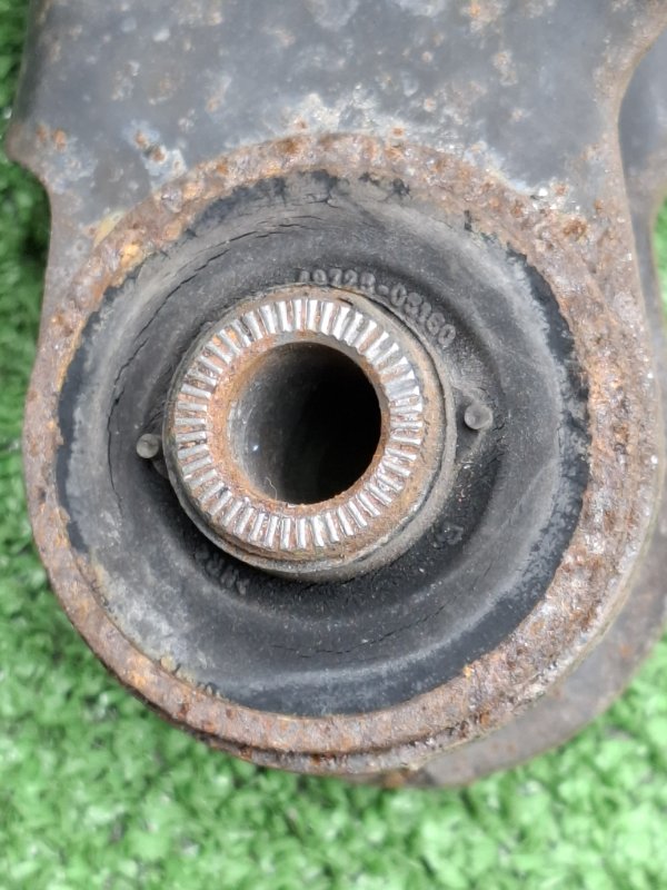 Рычаг подвески нижний Toyota AVENSIS 2012 ZRT272