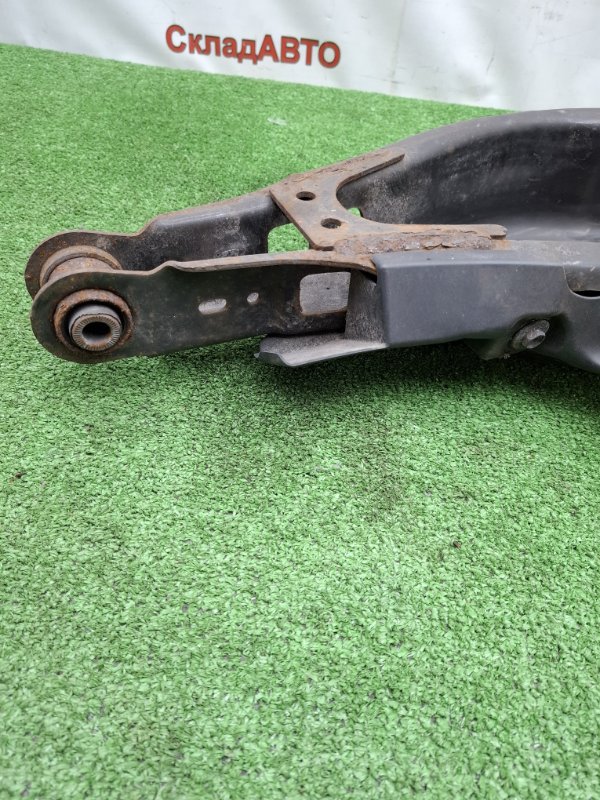 Рычаг подвески нижний Toyota AVENSIS 2012 ZRT272