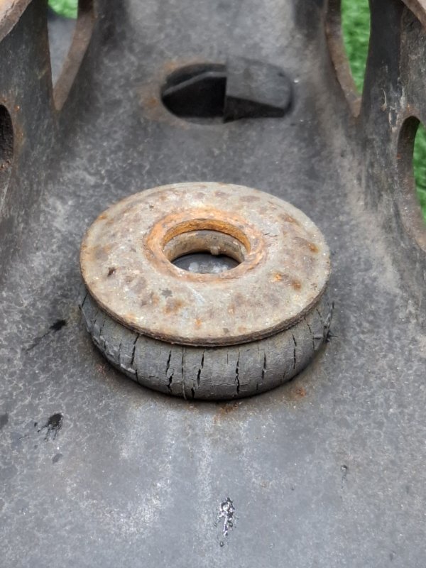 Рычаг подвески нижний Toyota AVENSIS 2012 ZRT272