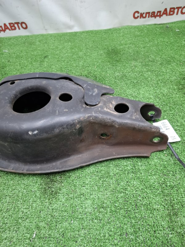 Рычаг подвески нижний Toyota AVENSIS 2012 ZRT272