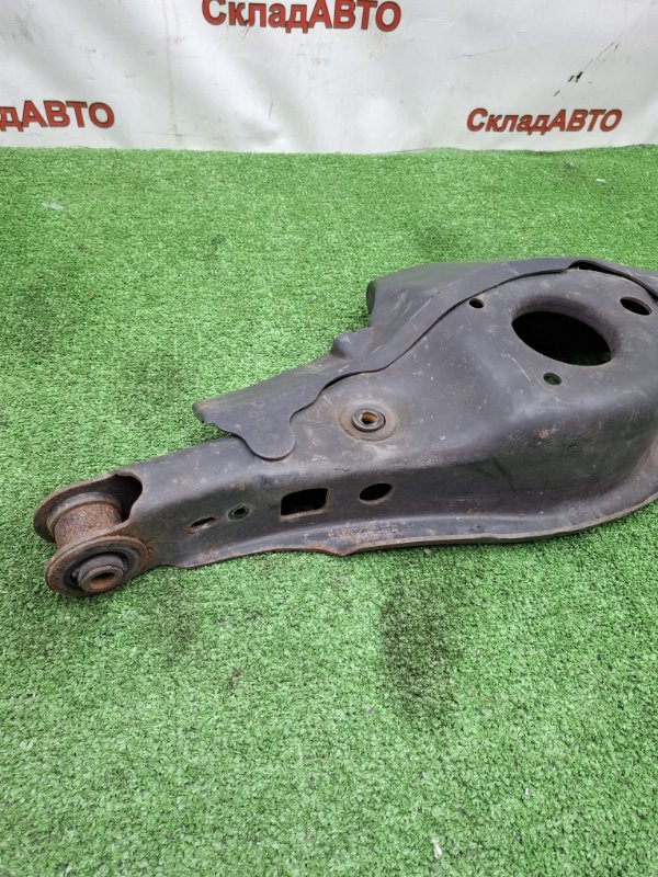 Рычаг подвески нижний Toyota AVENSIS 2012 ZRT272