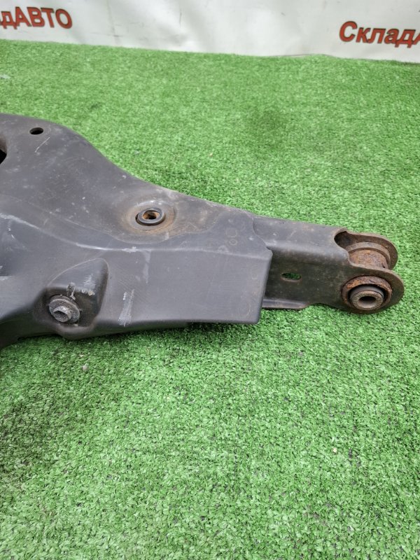 Рычаг подвески нижний Toyota AVENSIS 2012 ZRT272