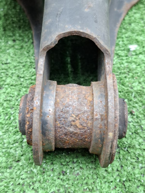 Рычаг подвески нижний Toyota AVENSIS 2012 ZRT272