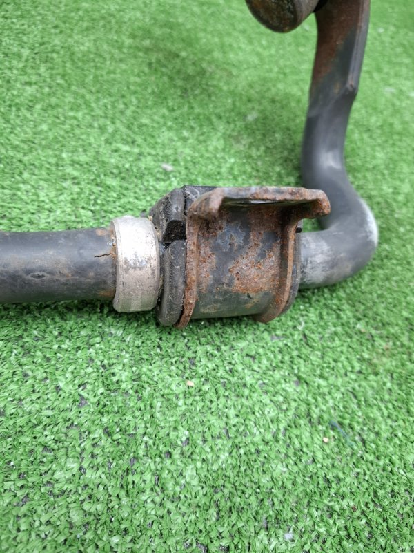 Стабилизатор поперечной устойчивости Toyota AVENSIS 2012 ZRT272