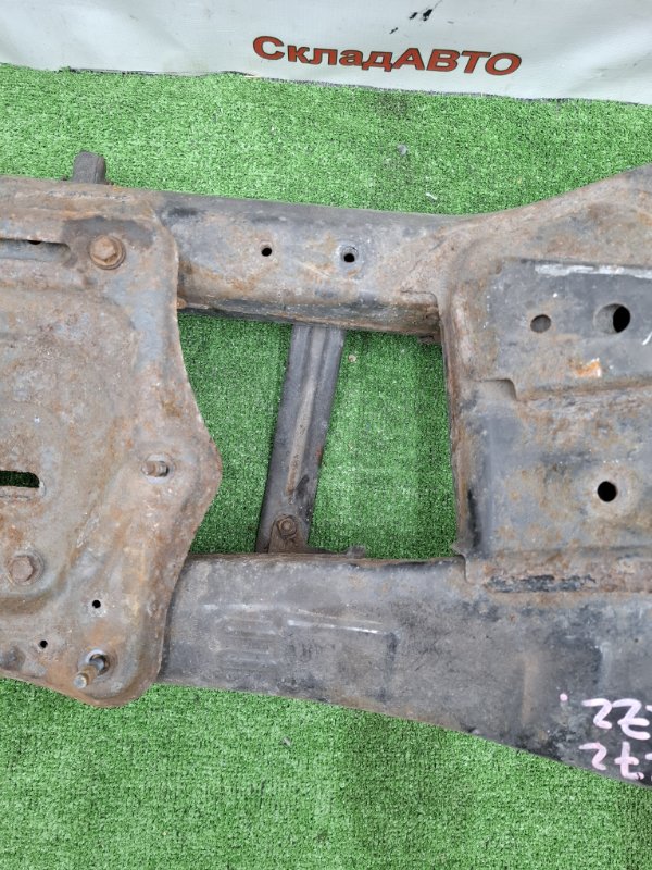 Балка подвески Toyota AVENSIS 2012 ZRT272