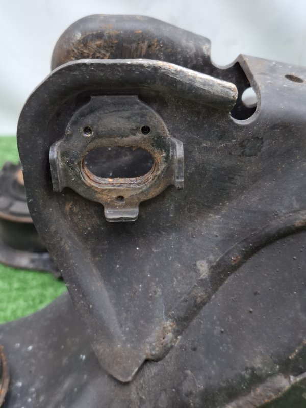 Балка подвески Toyota AVENSIS 2012 ZRT272