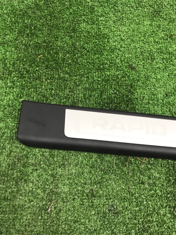 Накладка порога Skoda Rapid 2012-2017