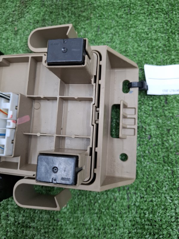 Блок предохранителей салонный Subaru Outback 2013 BRM