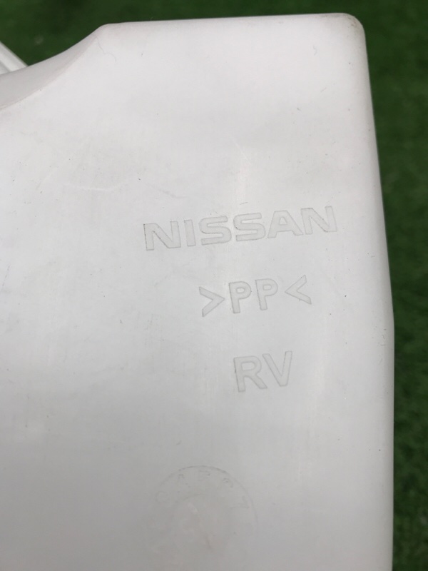 Бачок стеклоомывателя Nissan Almera 2011-2019 G15