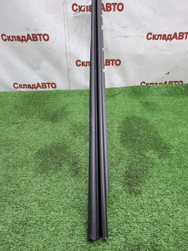 Бархотка двери VOLKSWAGEN Touran 2011 1T3