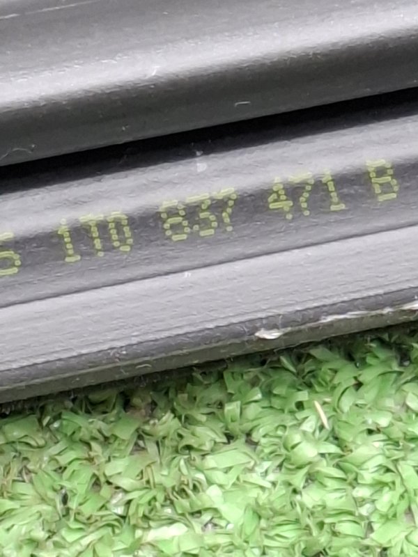 Бархотка двери VOLKSWAGEN Touran 2011 1T3