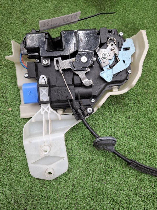 Замок двери VOLKSWAGEN Touran 2011 1T3