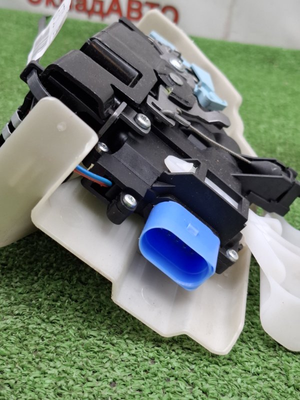 Замок двери VOLKSWAGEN Touran 2011 1T3