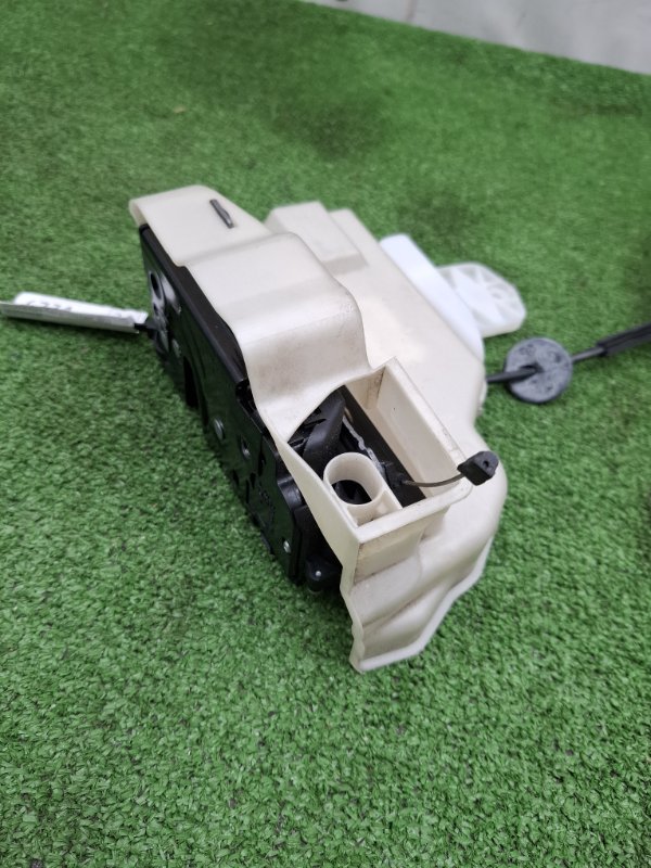 Замок двери VOLKSWAGEN Touran 2011 1T3