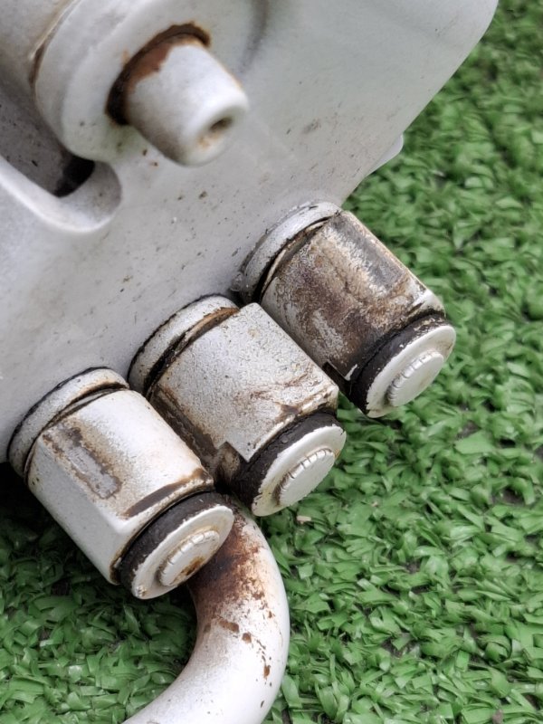 Петля двери VOLKSWAGEN Touran 2011 1T3