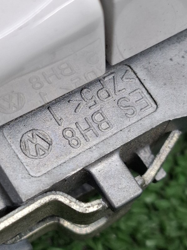 Ручка двери наружная VOLKSWAGEN Touran 2011 1T3