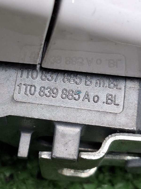 Ручка двери наружная VOLKSWAGEN Touran 2011 1T3