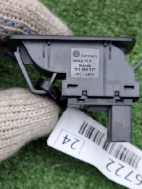 Кнопка стеклоподъемника VOLKSWAGEN Touran 2011 1T3