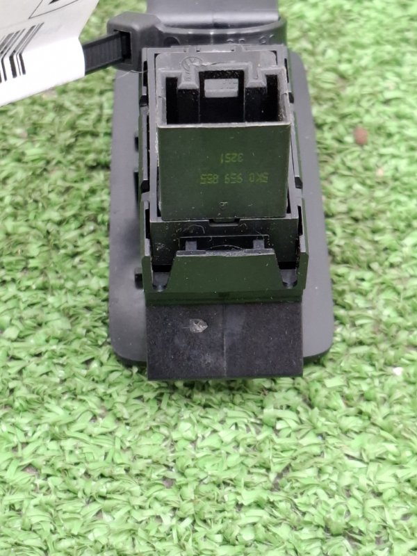 Кнопка стеклоподъемника VOLKSWAGEN Touran 2011 1T3