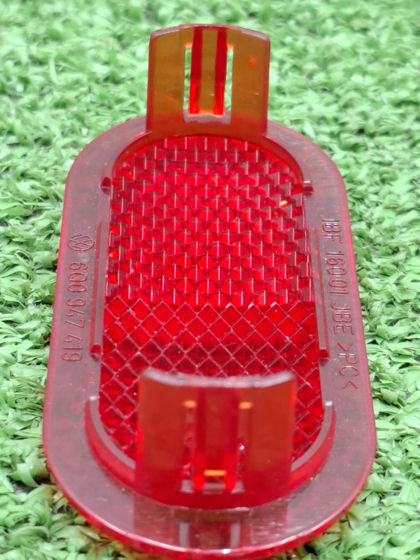 Катафот VOLKSWAGEN Touran 2011 1T3