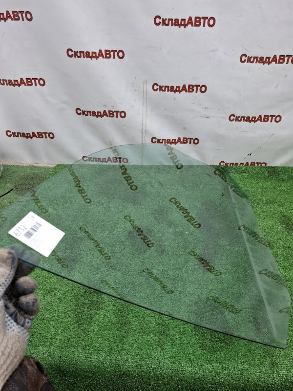 Стекло двери VOLKSWAGEN Touran 2011 1T3