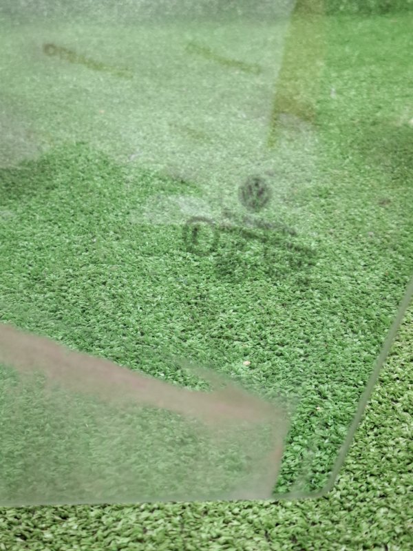 Стекло двери VOLKSWAGEN Touran 2011 1T3