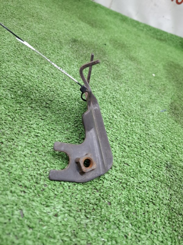 Кронштейн тормозного шланга Toyota AVENSIS 2012 ZRT272