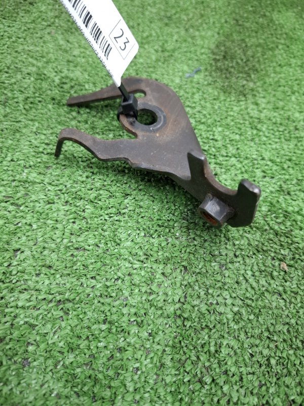 Кронштейн тормозного шланга Toyota AVENSIS 2012 ZRT272