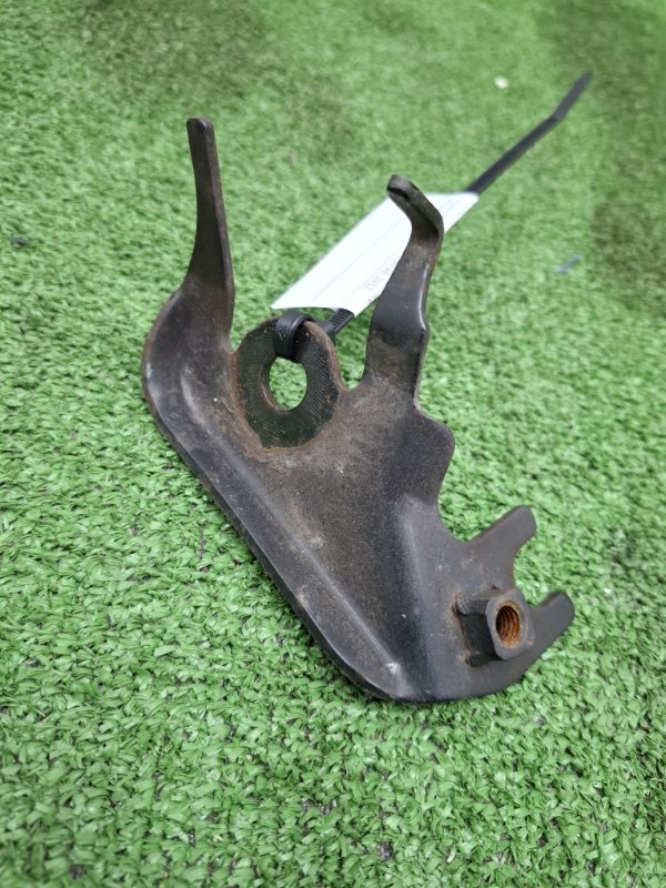 Кронштейн тормозного шланга Toyota AVENSIS 2012 ZRT272