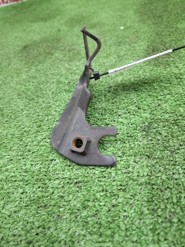 Кронштейн тормозного шланга Toyota AVENSIS 2012 ZRT272