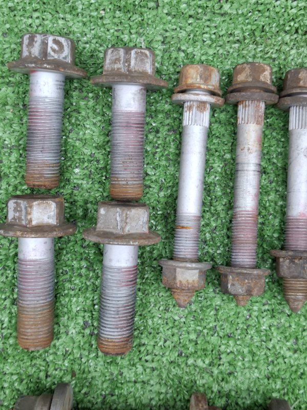 Болт подвески Toyota AVENSIS 2012 ZRT272