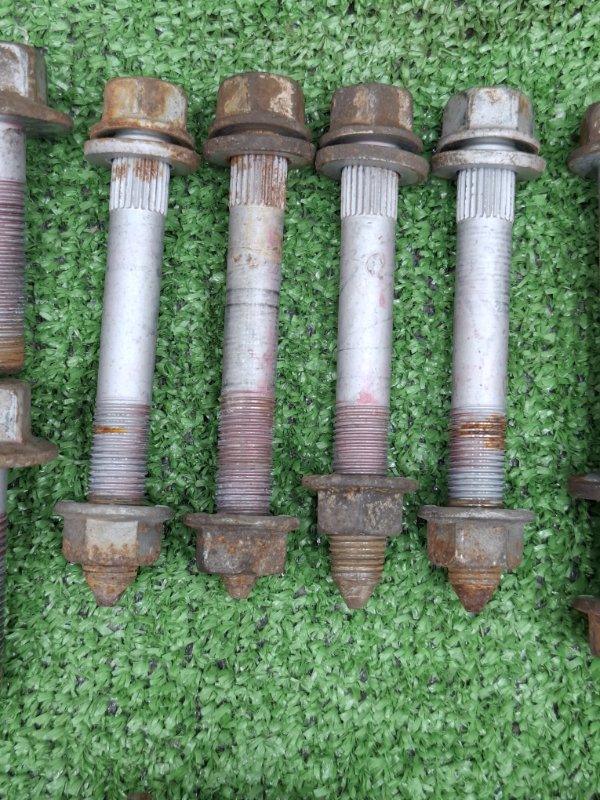 Болт подвески Toyota AVENSIS 2012 ZRT272