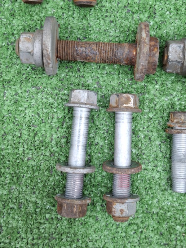 Болт подвески Toyota AVENSIS 2012 ZRT272