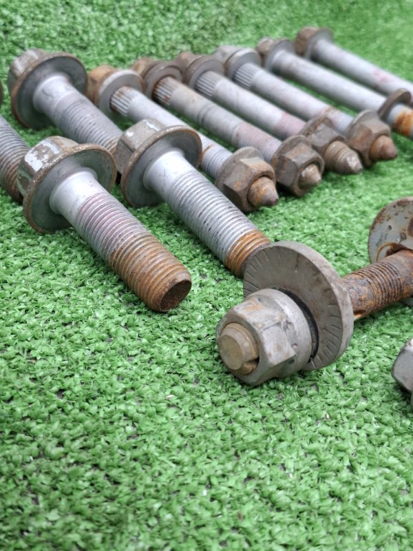 Болт подвески Toyota AVENSIS 2012 ZRT272