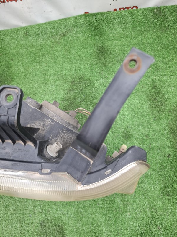 Фара галогеновая Honda StepWgn 2003 RF3