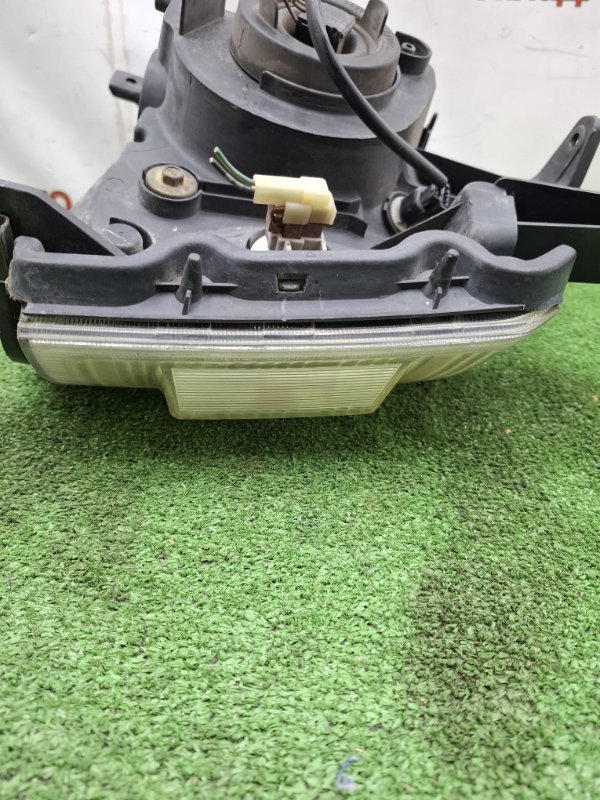 Фара галогеновая Honda StepWgn 2003 RF3