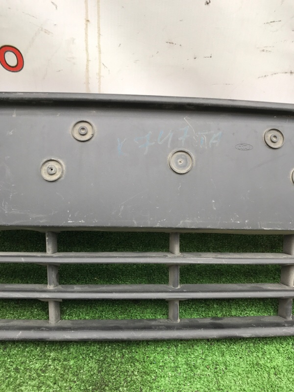 Решетка в бампер Ford Focus 3 2011-2014