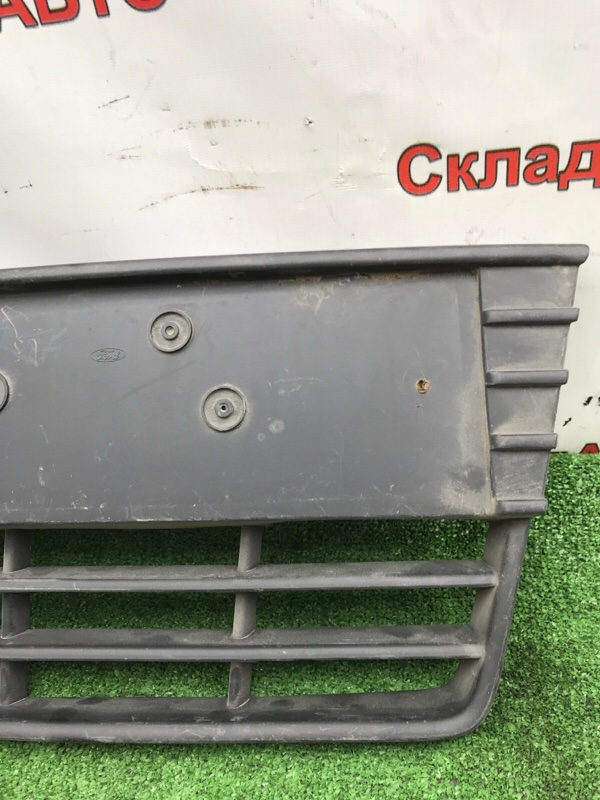 Решетка в бампер Ford Focus 3 2011-2014