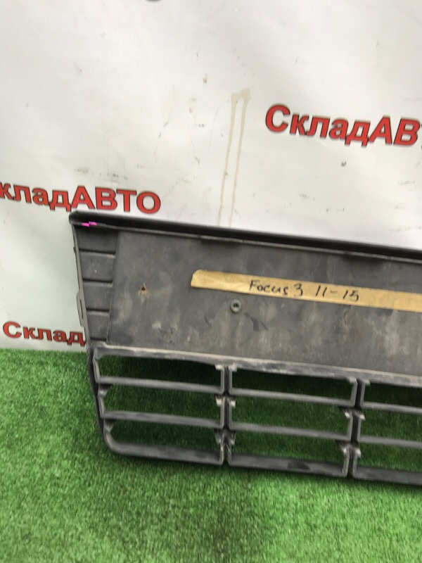 Решетка в бампер Ford Focus 3 2011-2014