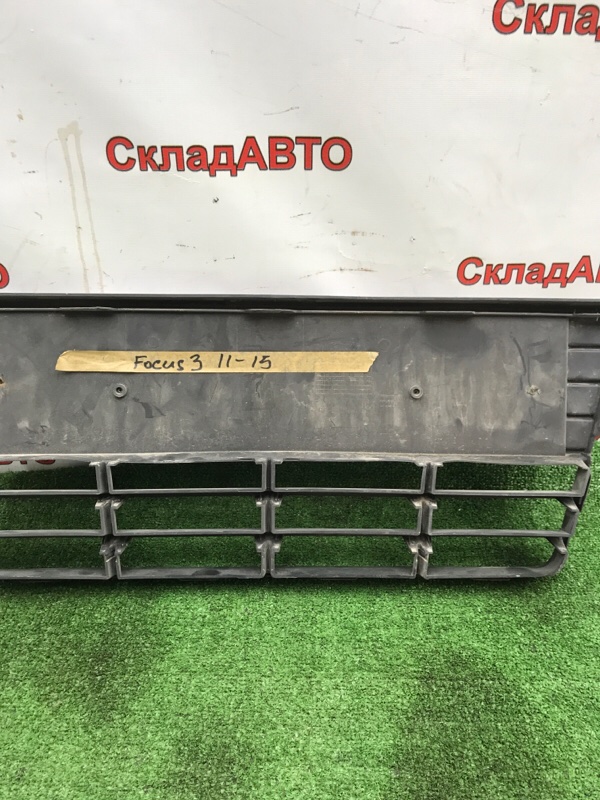 Решетка в бампер Ford Focus 3 2011-2014